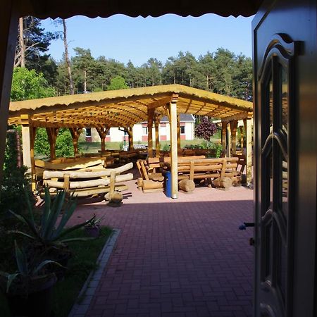 Hostel Waldhaus Am Ferienpark Mirow -Zimmer Du Wc المظهر الخارجي الصورة