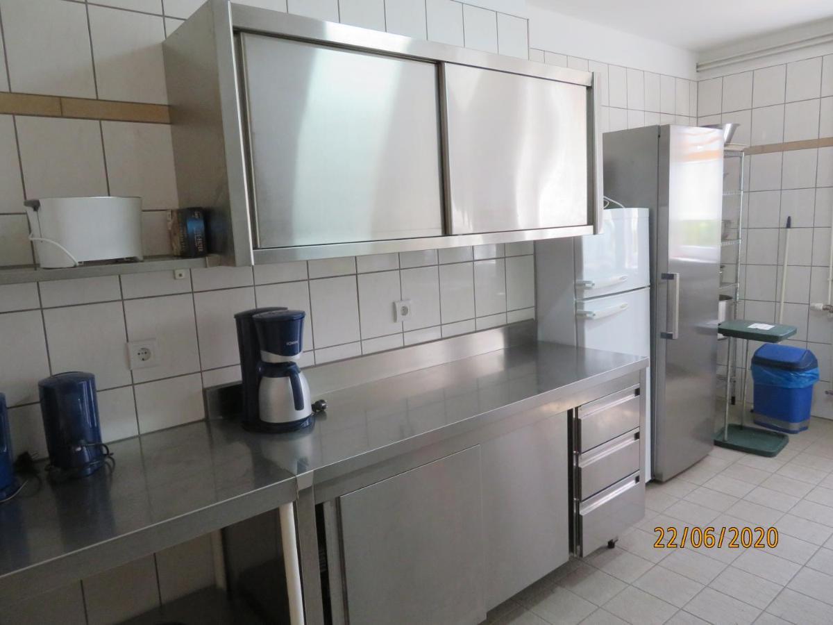 Hostel Waldhaus Am Ferienpark Mirow -Zimmer Du Wc المظهر الخارجي الصورة