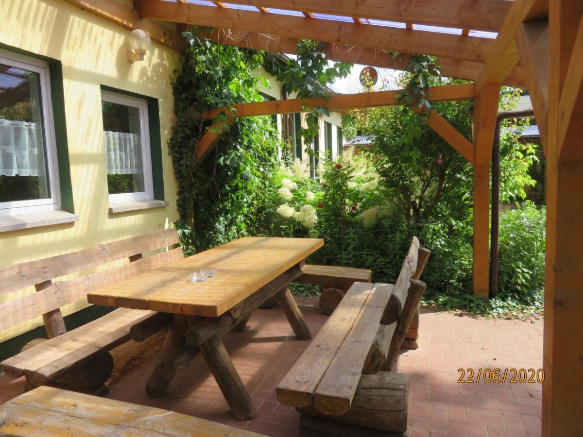 Hostel Waldhaus Am Ferienpark Mirow -Zimmer Du Wc المظهر الخارجي الصورة