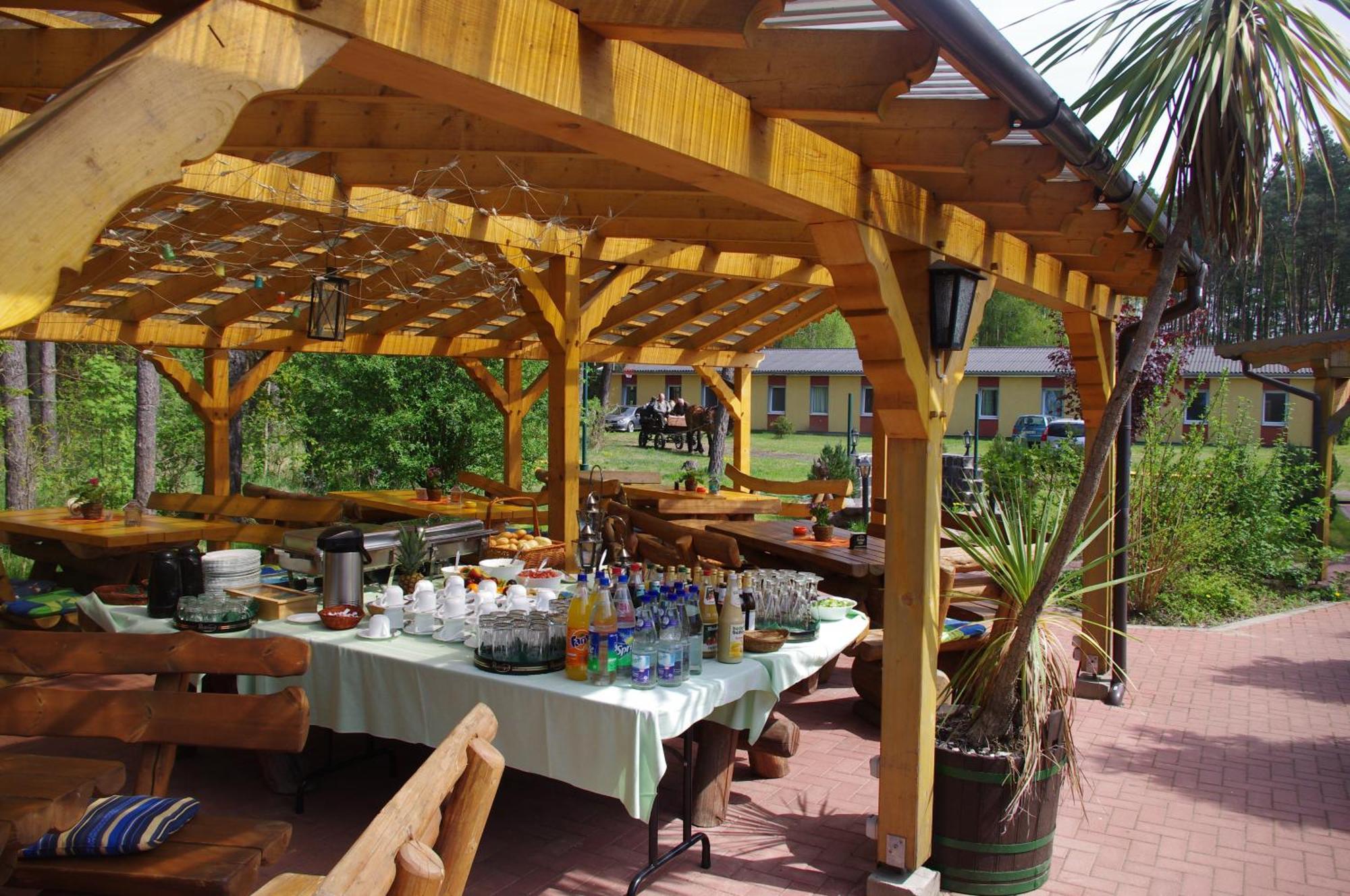 Hostel Waldhaus Am Ferienpark Mirow -Zimmer Du Wc المظهر الخارجي الصورة